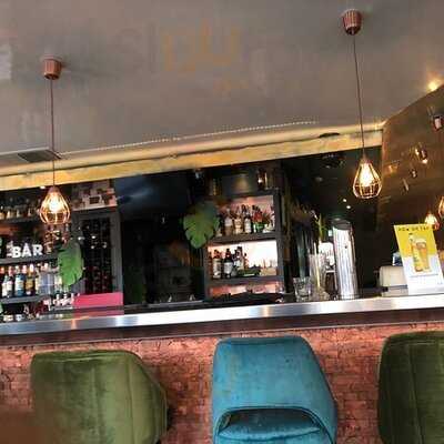 Tho-tho Bar & Restaurant