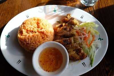 Tho-tho Bar & Restaurant