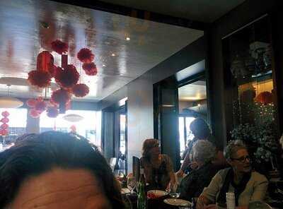 Tho-tho Bar & Restaurant