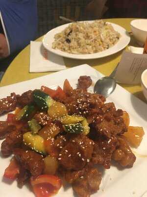 Utopia Vegetarian Restaurant (halal)