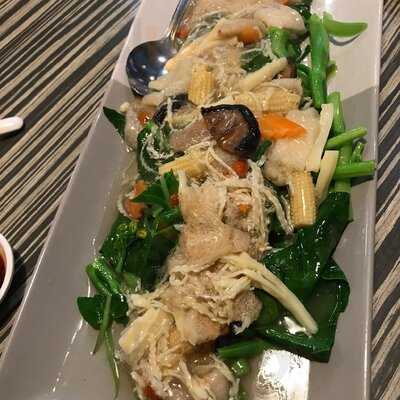 Utopia Vegetarian Restaurant (halal)