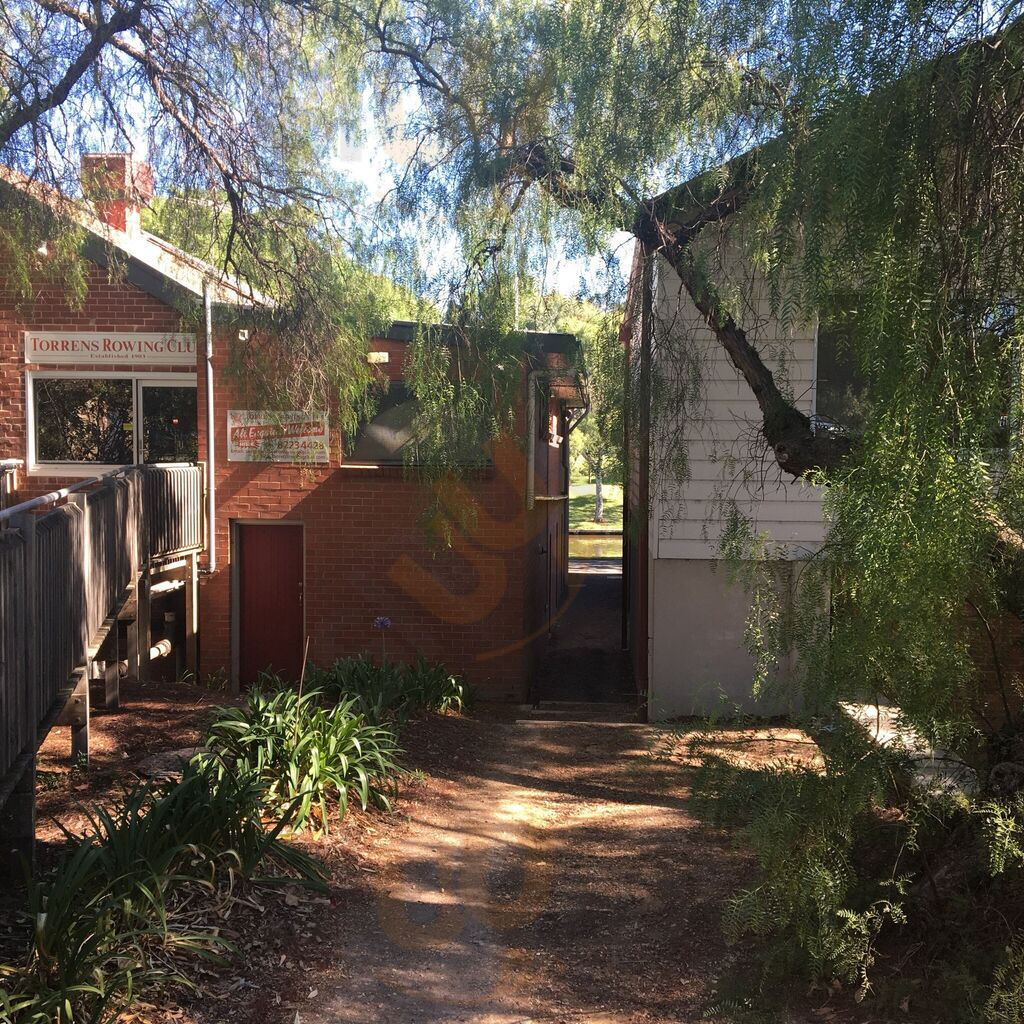 Lounders Boatshed Cafe