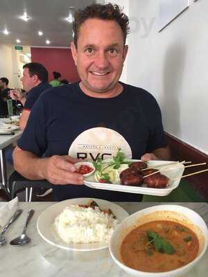 S & T Thai Gourmet Cafe