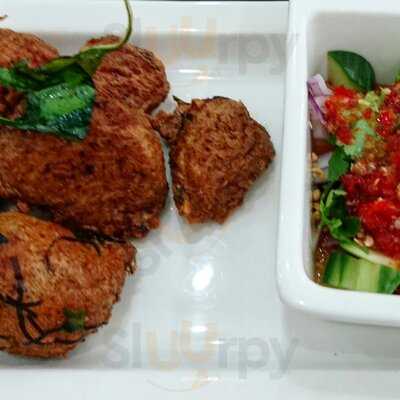 S & T Thai Gourmet Cafe