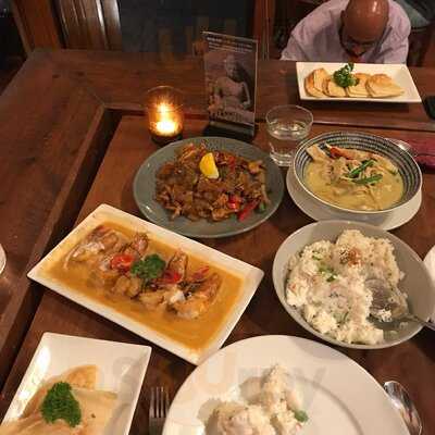 Tuk Tuk Restaurant & Bar