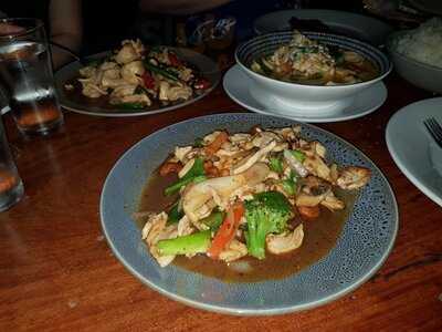 Tuk Tuk Restaurant & Bar