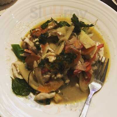 Tasty Thai Bar And Bistro