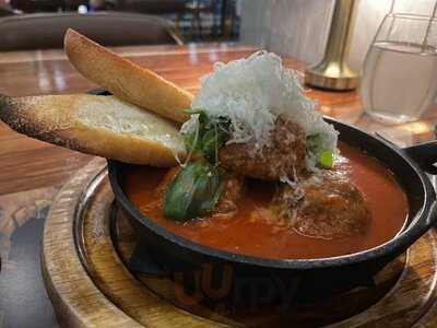 Persone Bar & Restaurant