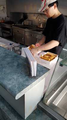 Loui's Seafood Takeaway