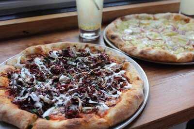 Small Print Pizza Bar