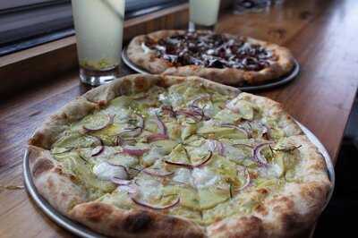 Small Print Pizza Bar