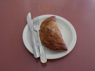 Loafers Bakery & Deli