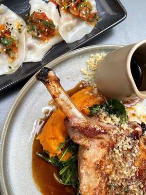 Cafe One Two Nine At Strathmore Hotel