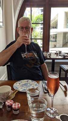 The Lab Restaurant And Bar