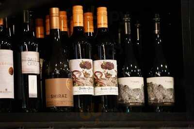 Six Slices Pizza Bar