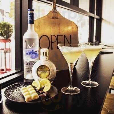 Six Slices Pizza Bar