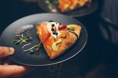 Six Slices Pizza Bar