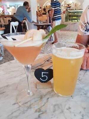 Jo-jo's Restaurant + Bar