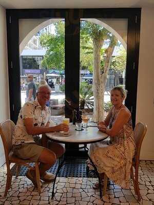 Jo-jo's Restaurant + Bar