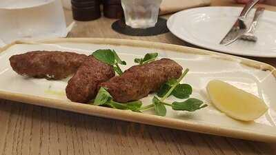 Jo-jo's Restaurant + Bar