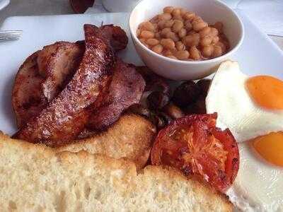 Amore Caffe Restaurant