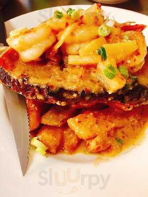 Sunshines At The Gladstone Hotel