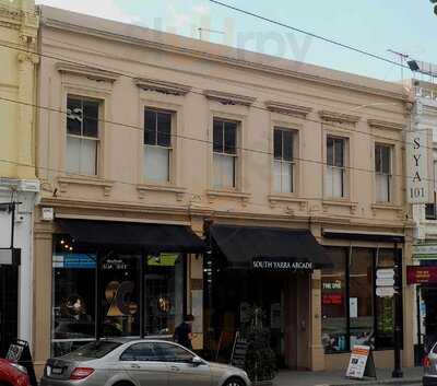 Aroma Cafe And Pizzeria