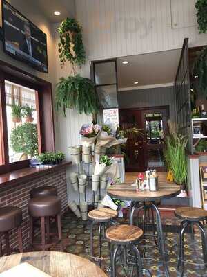 Main St Bar & Eatery