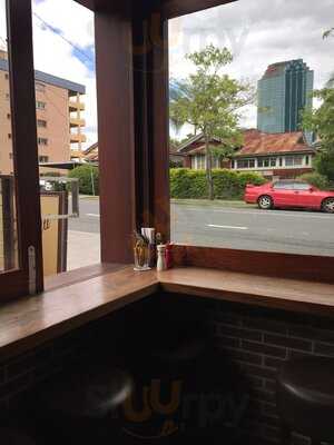 Main St Bar & Eatery