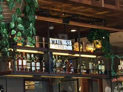 Main St Bar & Eatery