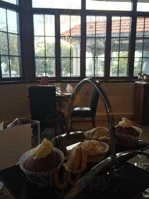 Pagoda Long Bar & Restaurant