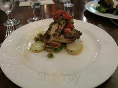 Pagoda Long Bar & Restaurant