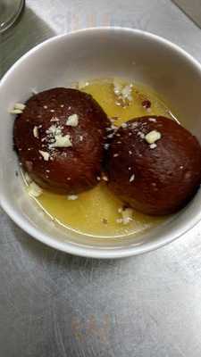 Gujju's Cafe And Chaat House