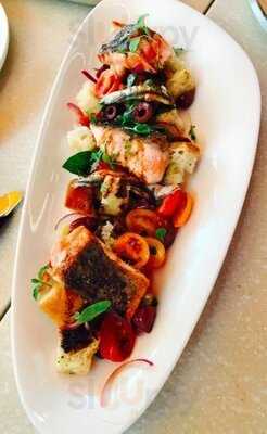 Regattas Bar & Kitchen