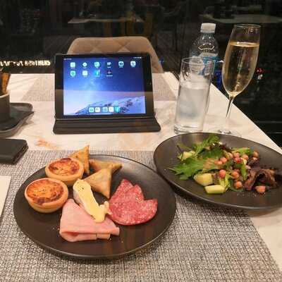 James St Bar & Kitchen