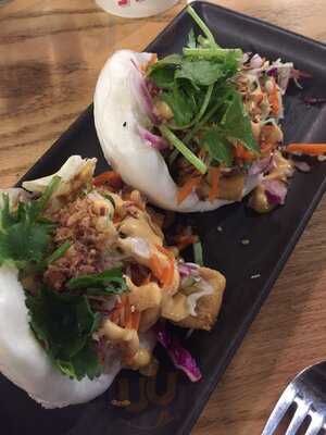 Roll'd Vietnamese Food