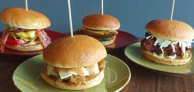 Between The Buns Burger Bar