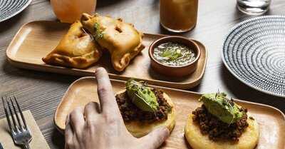 Casa N.o.m Bar Y Restaurante