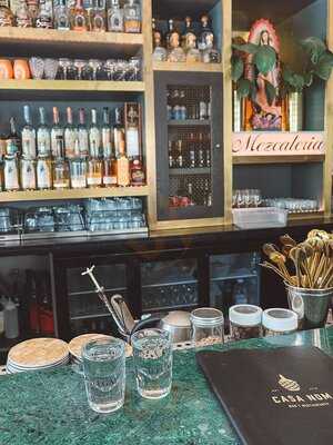 Casa N.o.m Bar Y Restaurante