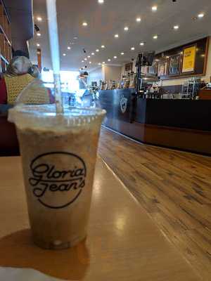 Gloria Jean's