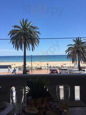 Seacliff Beach Hotel