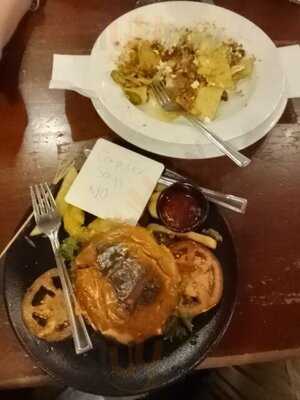 Gilhooley's Irish Bar And Restaurant