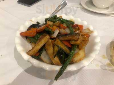 Ba Guo Bu Yi Chinese Restaurant