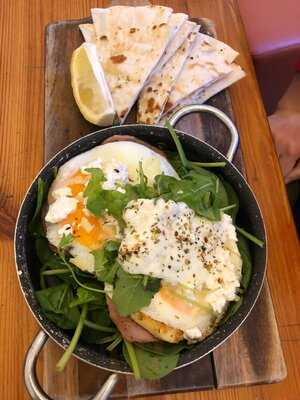 Five Sisters - Art House Cafe