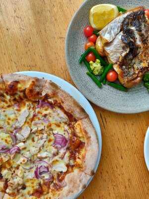 Communal Bar And Eat House