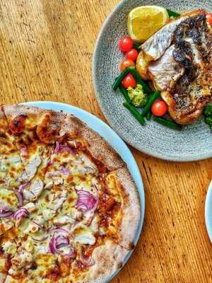 Communal Bar And Eat House