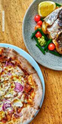 Communal Bar And Eat House