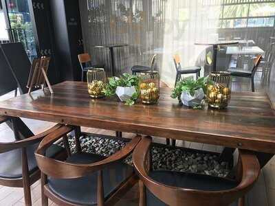 Tumbling Stone Restaurant & Bar