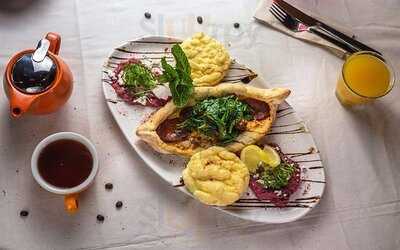 Almina's On Gawler Place