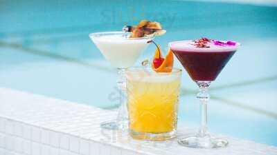 Soleil Pool Bar